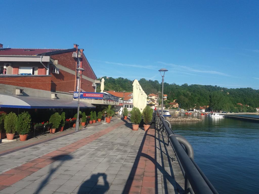Apartmán Zlatna Ribica Golubac Exteriér fotografie