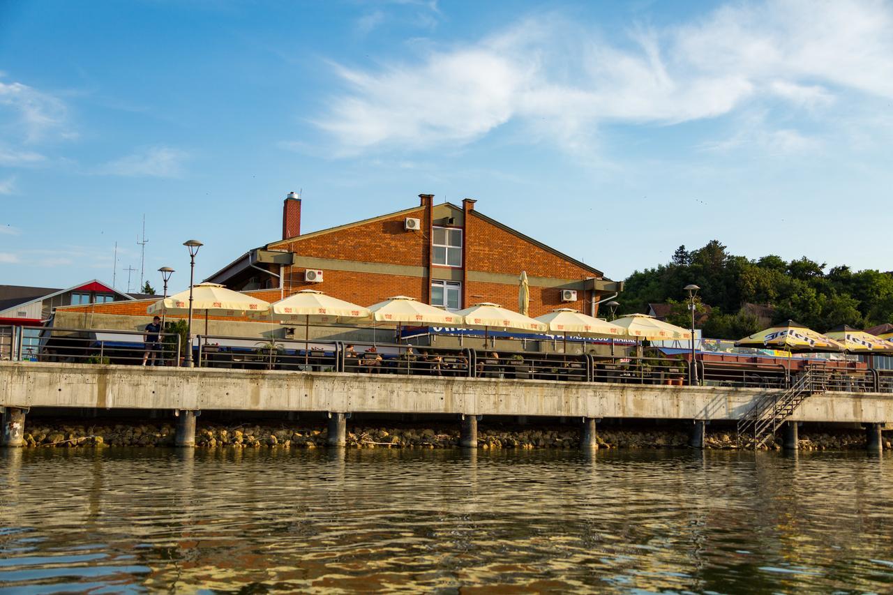Apartmán Zlatna Ribica Golubac Exteriér fotografie